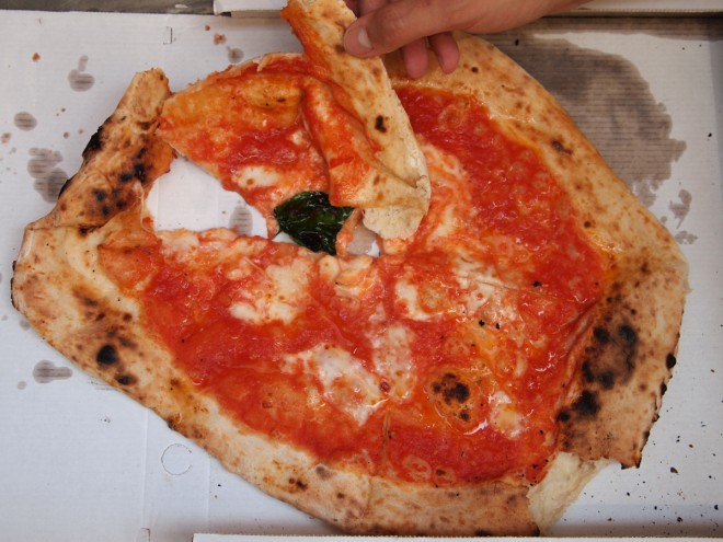 Pizza w Neapolu