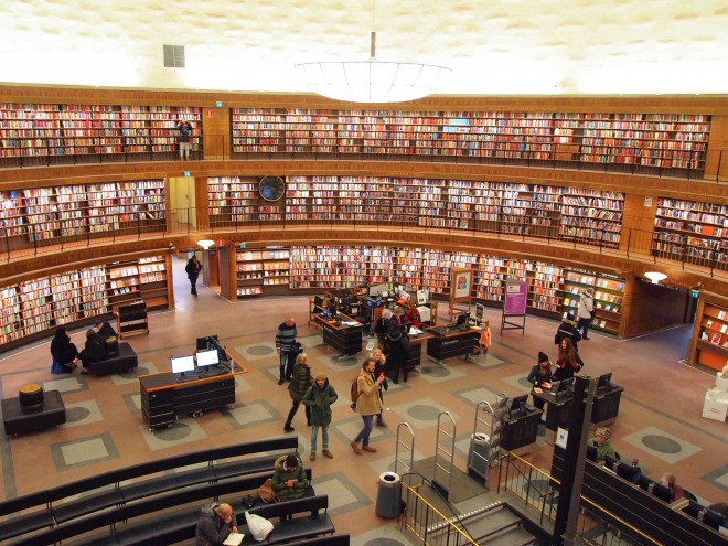 biblioteka publiczna w Sztokholmie
