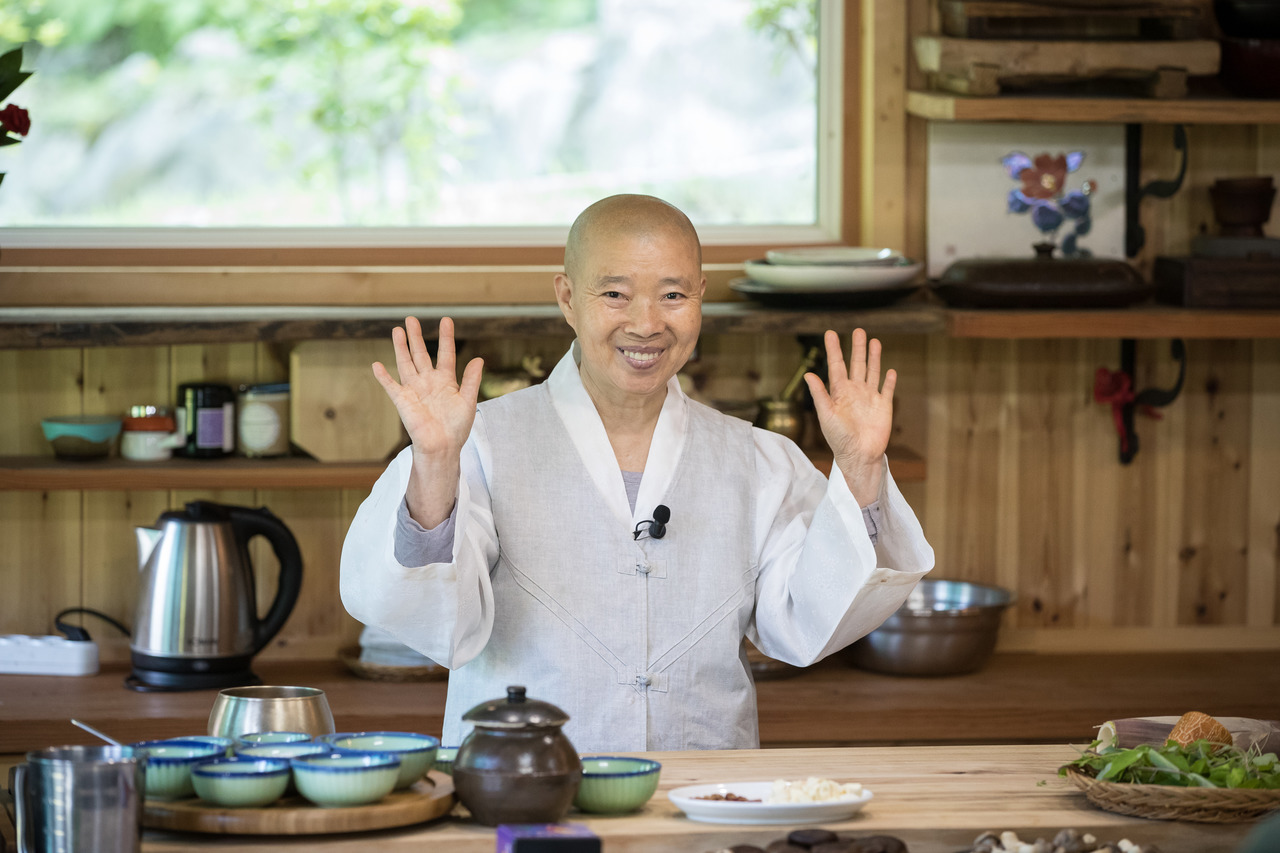 Jeong Kwan w swojej kuchni