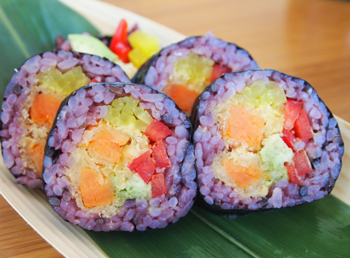 Edamame Vegan Sushi – wegańskie sushi na fioletowym ryżu