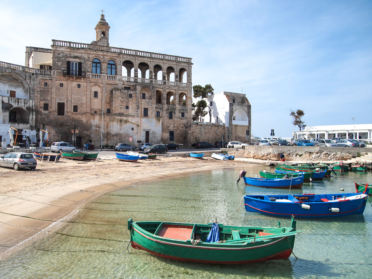 Lecisz do Bari? Poznaj jego malowniczą okolicę!