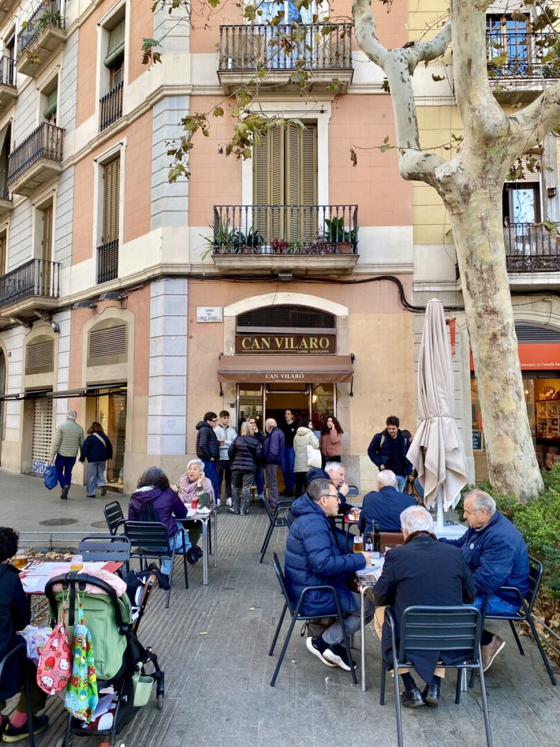 Can Vilaró<br />
C/ del Comte Borrell, 61, L'Eixample, 08015 Barcelona<br />
