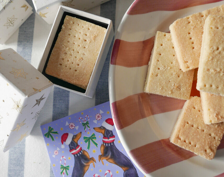 Shortbread: kruche, maślane szkockie ciasteczka